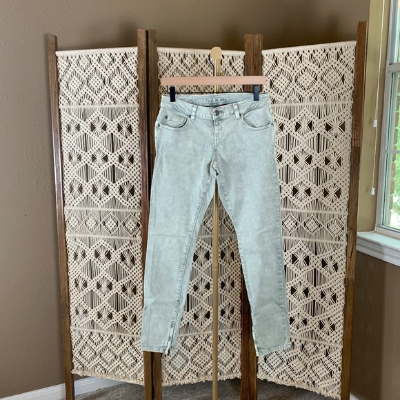 Guess light gray jeans 28 slim‎ ankle - Picture 1 of 15